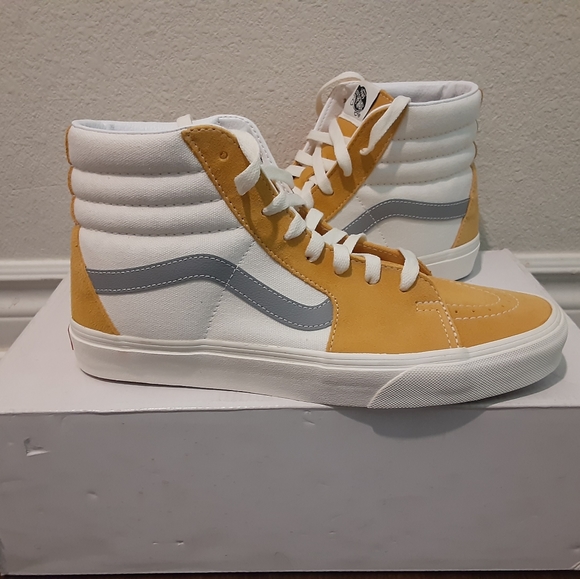 Vans - Picture 3 of 4